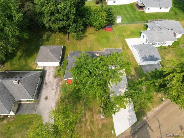 9737 Silverside Drive, South Lyon, MI 48178