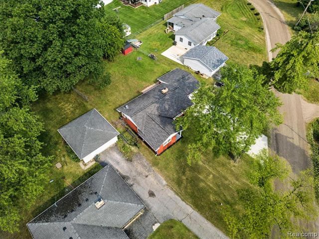 9737 Silverside Drive, South Lyon, MI 48178