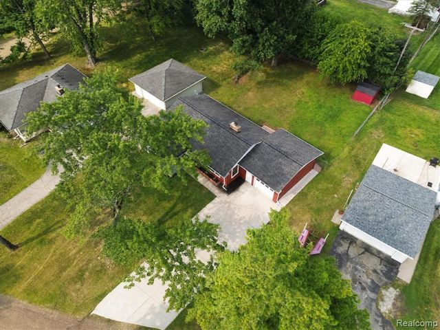 9737 Silverside Drive, South Lyon, MI 48178