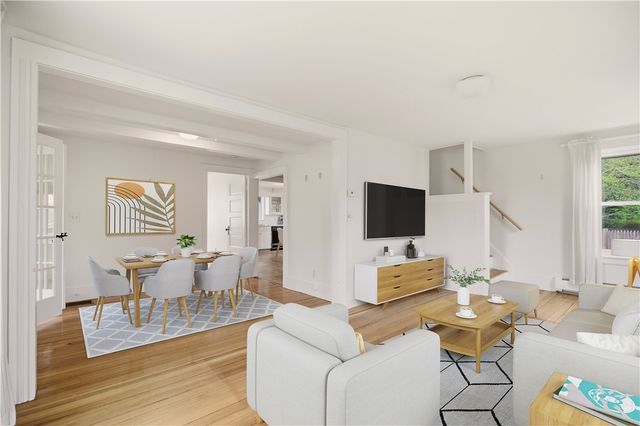 9 Leslie Avenue, Barrington, RI 02806