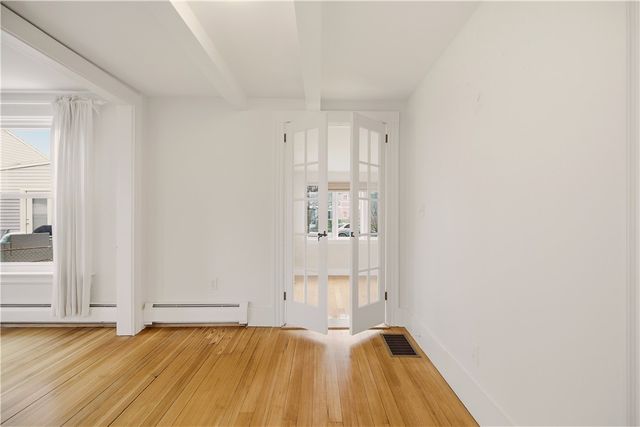 9 Leslie Avenue, Barrington, RI 02806