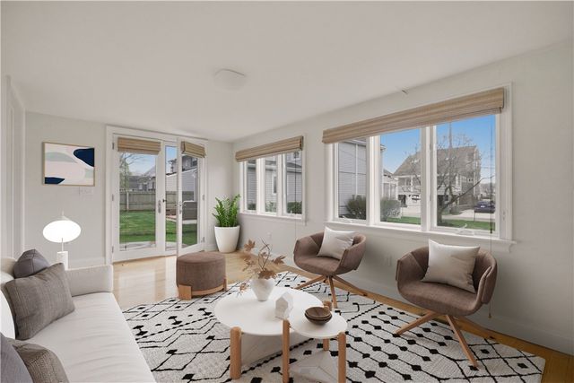 9 Leslie Avenue, Barrington, RI 02806