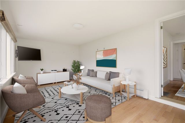 9 Leslie Avenue, Barrington, RI 02806