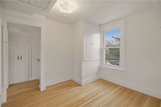 9 Leslie Avenue, Barrington, RI 02806