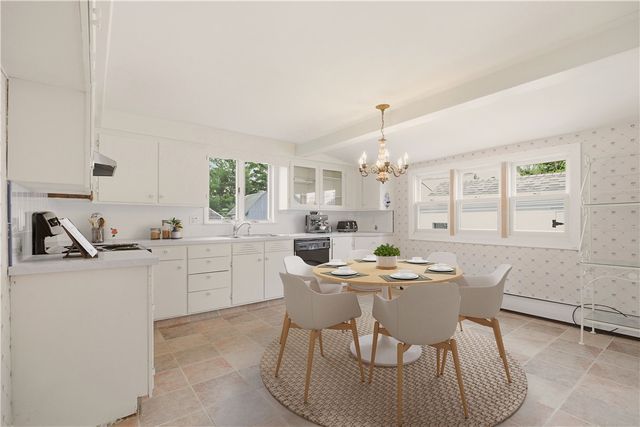 9 Leslie Avenue, Barrington, RI 02806