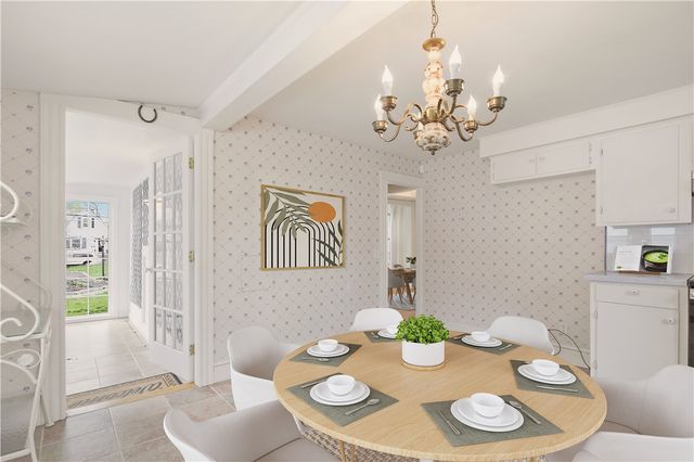 9 Leslie Avenue, Barrington, RI 02806