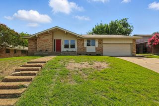 5460 Wedgmont Circle N, Fort Worth, TX 76133