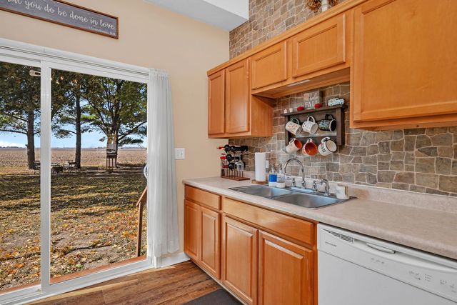 302 N Canal Street, Newark, IL 60541