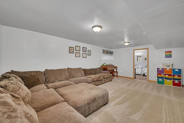 302 N Canal Street, Newark, IL 60541