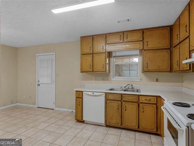 95 Rosewood Drive, Mcdonough, GA 30253