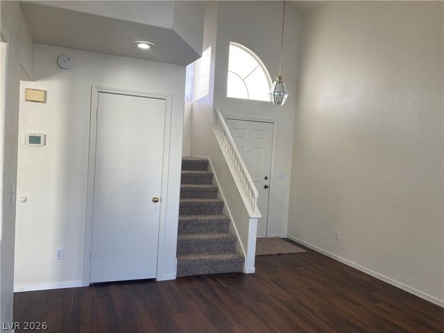 1904 Cedar Bluffs Way, Las Vegas, NV 89128