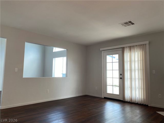 1904 Cedar Bluffs Way, Las Vegas, NV 89128