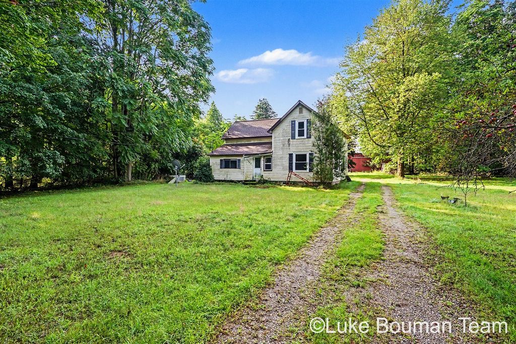 13480 Hickory Street, Fruitport, MI 49415