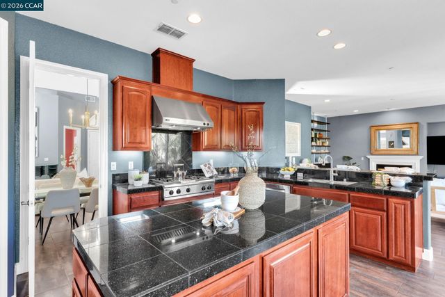 4999 Piper Glen Terrace, Dublin, CA 94568
