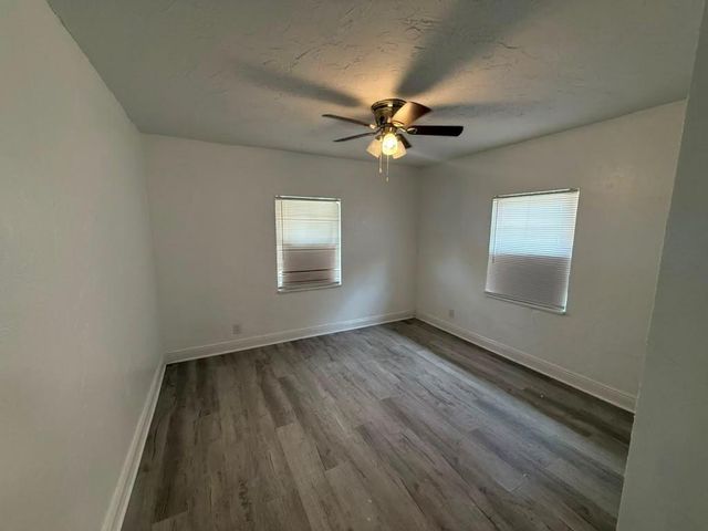 933 30TH Court, West Palm Beach, FL 33407
