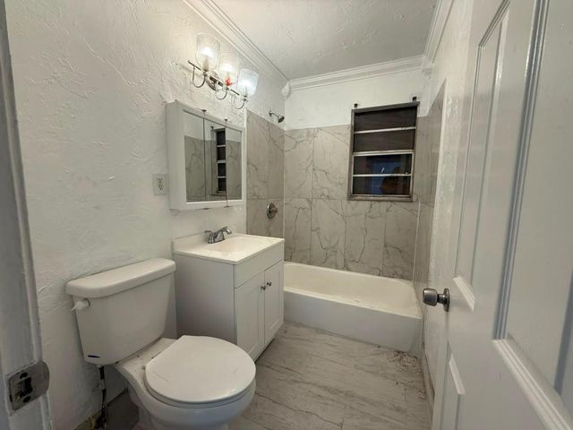 933 30TH Court, West Palm Beach, FL 33407