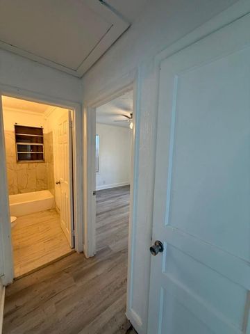 933 30TH Court, West Palm Beach, FL 33407