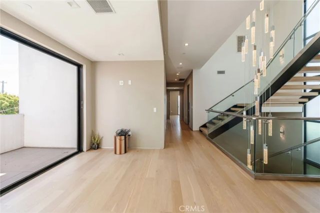 1643 S Carmelina, Los Angeles, CA 90025