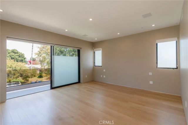 1643 S Carmelina, Los Angeles, CA 90025