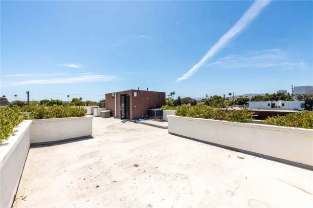 1643 S Carmelina, Los Angeles, CA 90025