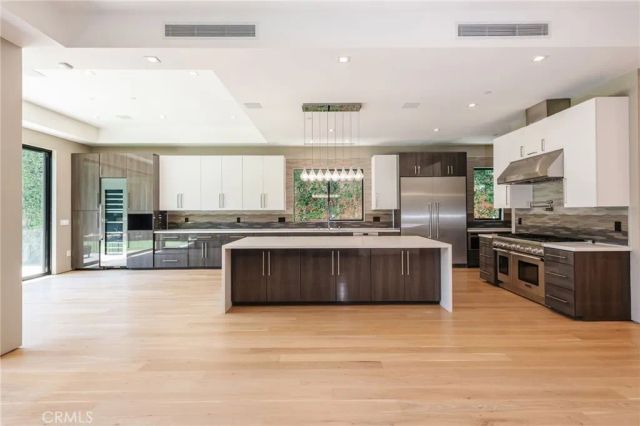 1643 S Carmelina, Los Angeles, CA 90025