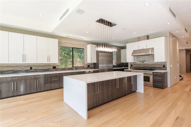 1643 S Carmelina, Los Angeles, CA 90025