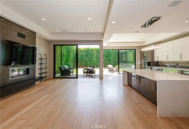 1643 S Carmelina, Los Angeles, CA 90025