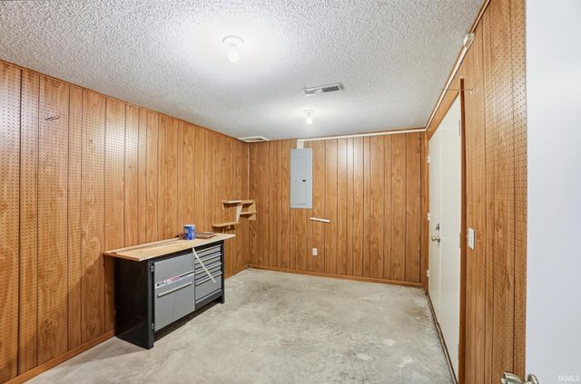 7214 Wintergreen Drive, Fort Wayne, IN 46814