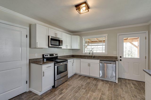 48 Vero Beach Street, Rossville, GA 30741