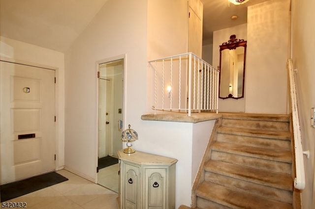 5 Dorothy St, Fair Lawn Boro, NJ 07410