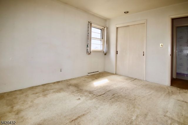 5 Dorothy St, Fair Lawn Boro, NJ 07410