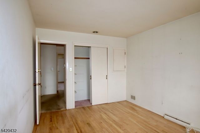 5 Dorothy St, Fair Lawn Boro, NJ 07410