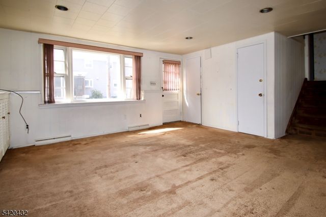 5 Dorothy St, Fair Lawn Boro, NJ 07410