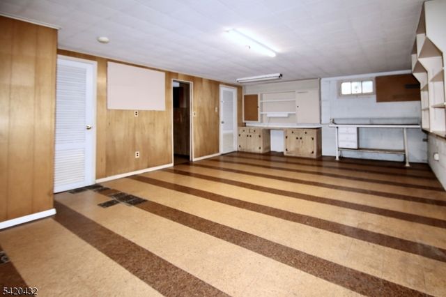 5 Dorothy St, Fair Lawn Boro, NJ 07410