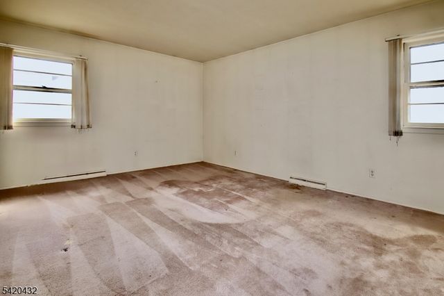 5 Dorothy St, Fair Lawn Boro, NJ 07410