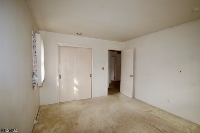 5 Dorothy St, Fair Lawn Boro, NJ 07410