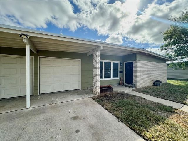 720 Santa Dolores, Kingsville, TX 78363