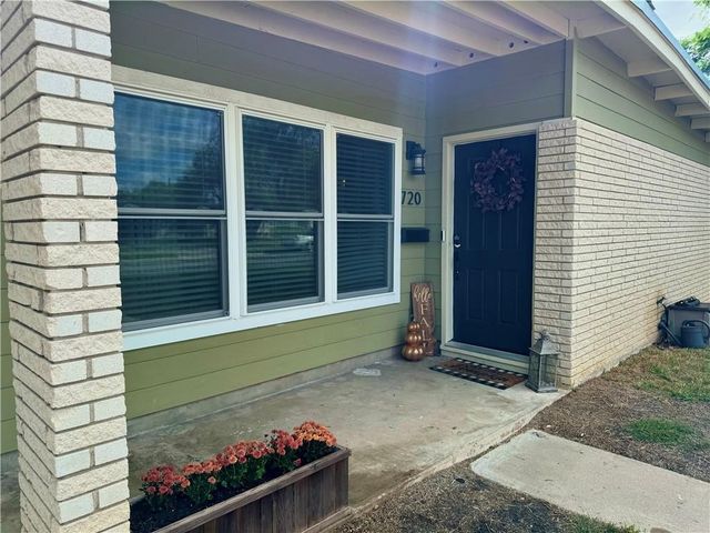 720 Santa Dolores, Kingsville, TX 78363