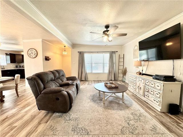 720 Santa Dolores, Kingsville, TX 78363