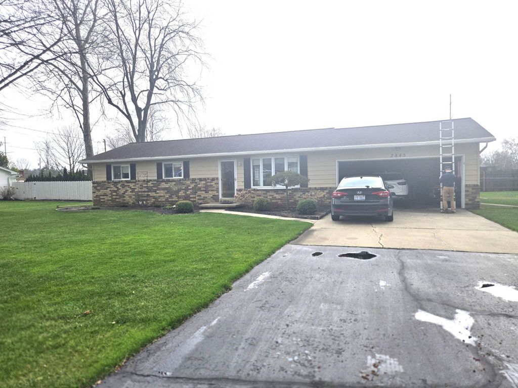 7845 Stafford Drive, Saginaw, MI 48609