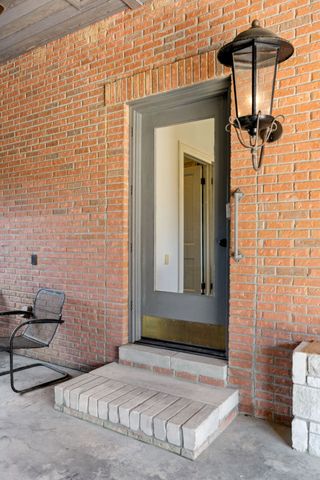 1099 E Gaines St, Lawrenceburg, TN 38464