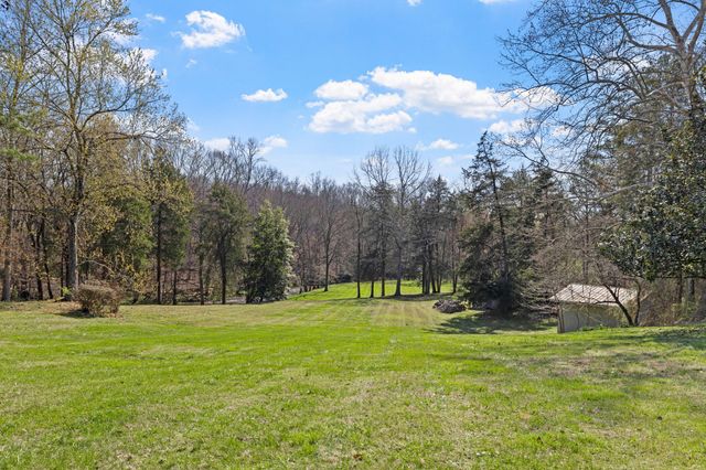 1099 E Gaines St, Lawrenceburg, TN 38464