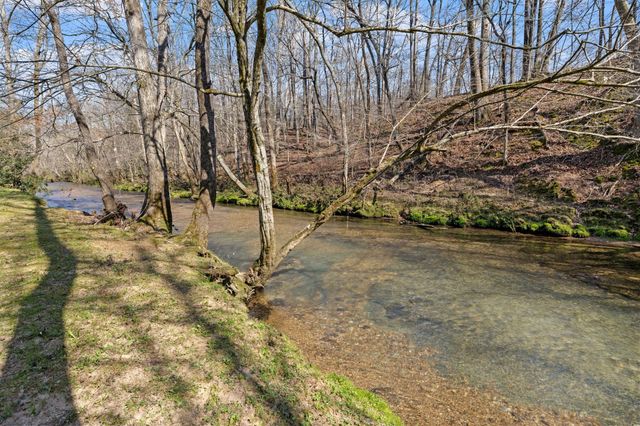 1099 E Gaines St, Lawrenceburg, TN 38464