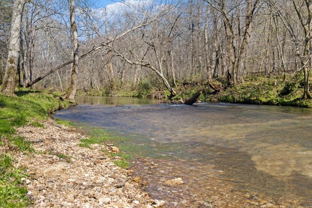 1099 E Gaines St, Lawrenceburg, TN 38464