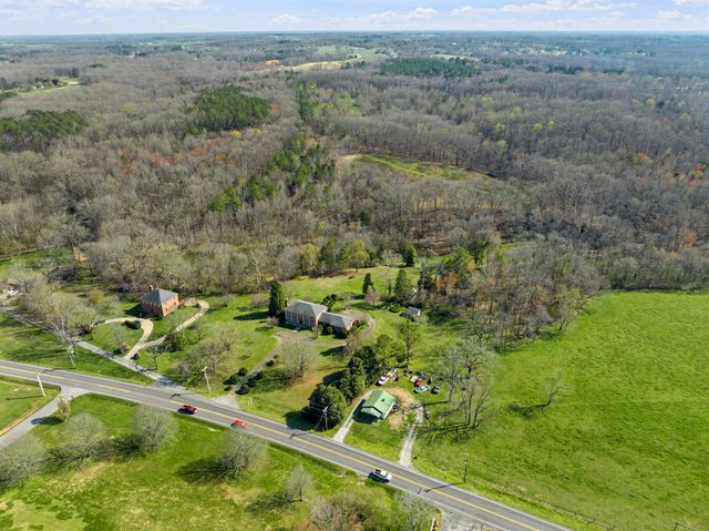 1099 E Gaines St, Lawrenceburg, TN 38464