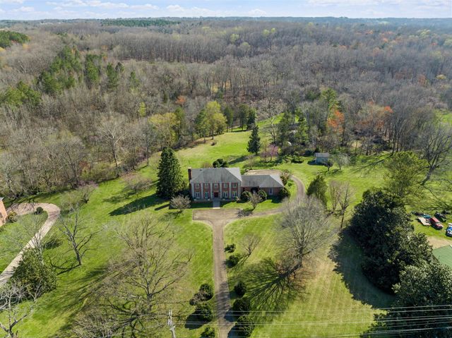 1099 E Gaines St, Lawrenceburg, TN 38464