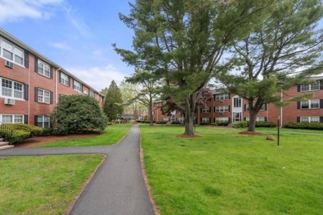 4 Tara Drive 12, Weymouth, MA 02188