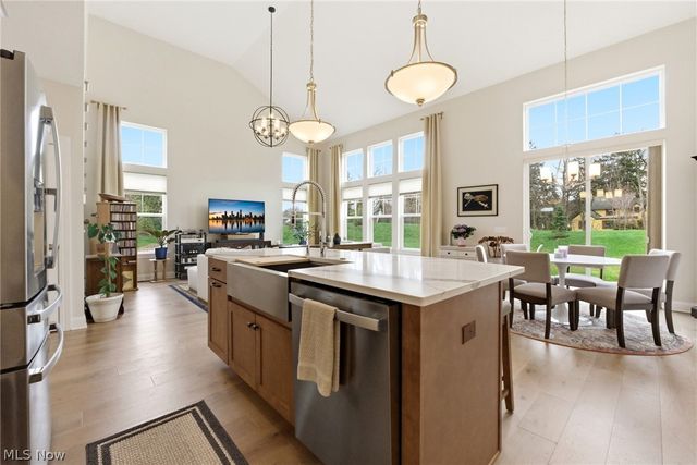 31523 Pier East, Avon Lake, OH 44012