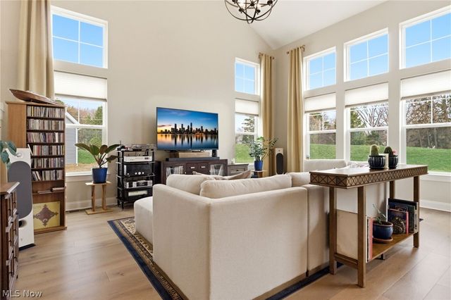 31523 Pier East, Avon Lake, OH 44012