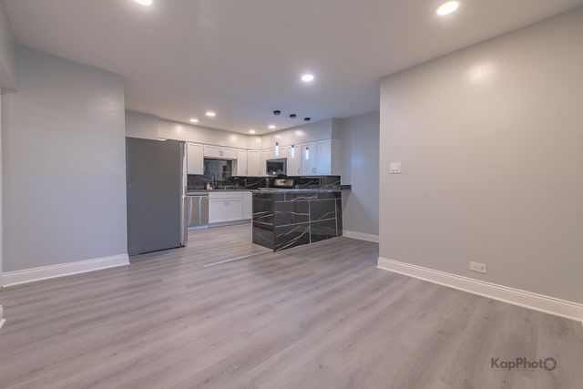 6259 W Peterson Avenue, Chicago, IL 60646